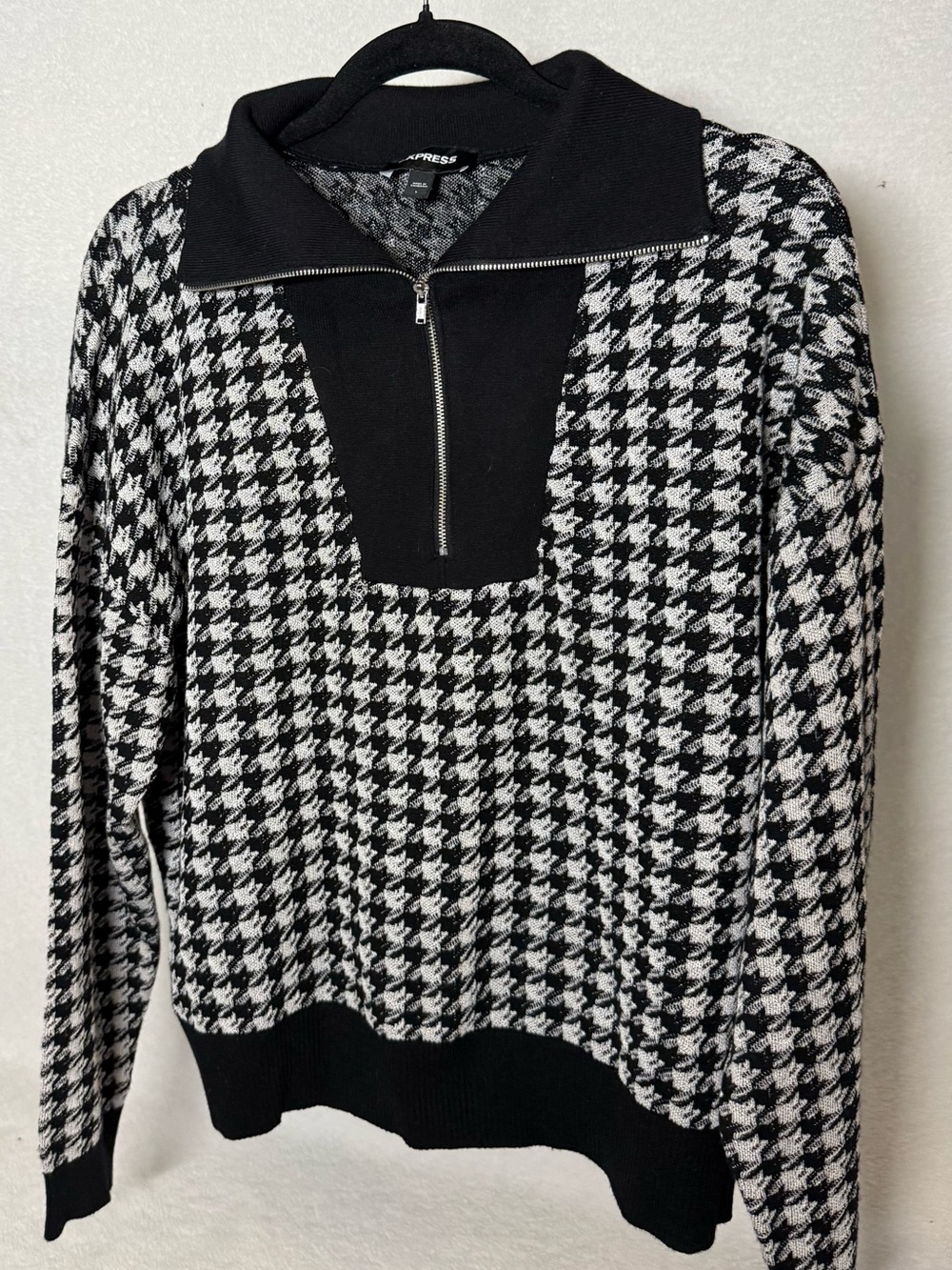 Express Black and White Houndstooth Zip-Front Cowl Sweater - NWOT - Size Large